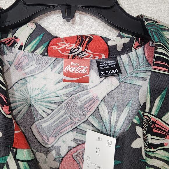 Coca cola collared button down short sleeve shirt size XL - Picture 3 of 6